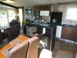 Primrose Valley Holiday Park - Holiday Accommodation 3017 - North Yorkshire (incl. Whitby) - 1188771 - thumbnail photo 3