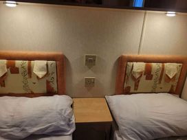 Coral Beach - Holiday Accommodation 3039 - Lincolnshire - 1188773 - thumbnail photo 13