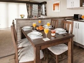 Hopton Holiday Village - Holiday Accommodation 3058 - Suffolk & Essex - 1188777 - thumbnail photo 3