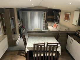 Hopton Holiday Village - Holiday Accommodation 3058 - Suffolk & Essex - 1188777 - thumbnail photo 9