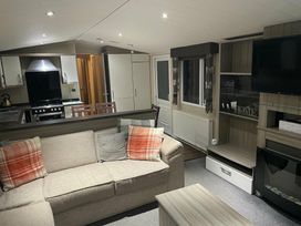 Hopton Holiday Village - Holiday Accommodation 3058 - Suffolk & Essex - 1188777 - thumbnail photo 11