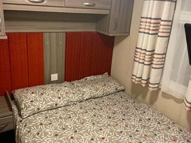 Hopton Holiday Village - Holiday Accommodation 3058 - Suffolk & Essex - 1188777 - thumbnail photo 12
