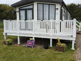 Tingdene North Denes Caravan Park - Holiday Accommodation 3092 - Suffolk & Essex - 1188781 - thumbnail photo 3