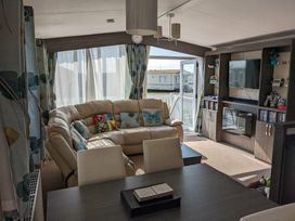Tingdene North Denes Caravan Park - Holiday Accommodation 3092 - Suffolk & Essex - 1188781 - thumbnail photo 14