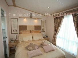 Golden Gate Holiday Centre - Holiday Accommodation 3145 - North Wales - 1188782 - thumbnail photo 4