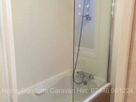 Golden Gate Holiday Centre - Holiday Accommodation 3145 - North Wales - 1188782 - thumbnail photo 7