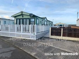 Golden Gate Holiday Centre - Holiday Accommodation 3145 - North Wales - 1188782 - thumbnail photo 9