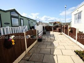 Golden Gate Holiday Centre - Holiday Accommodation 3145 - North Wales - 1188782 - thumbnail photo 12
