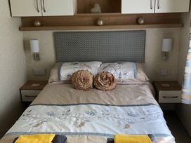 Lydstep Beach - Holiday Accommodation 32 - South Wales - 1188788 - thumbnail photo 5