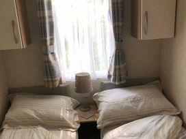 Lydstep Beach - Holiday Accommodation 32 - South Wales - 1188788 - thumbnail photo 18