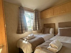 Cefn Caer Ferch (private land) - Holiday Accommodation 3251 - North Wales - 1188790 - thumbnail photo 9