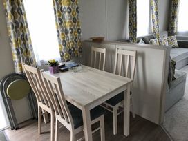 Thornwick Bay Holiday Village - Holiday Accommodation 3303 - North Yorkshire (incl. Whitby) - 1188794 - thumbnail photo 4