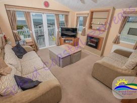 Devon Cliffs Holiday Park - Holiday Accommodation 3305 - Devon - 1188795 - thumbnail photo 4