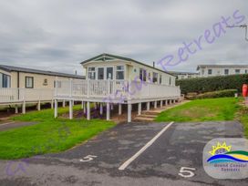 Devon Cliffs Holiday Park - Holiday Accommodation 3305 - Devon - 1188795 - thumbnail photo 13