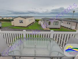 Devon Cliffs Holiday Park - Holiday Accommodation 3305 - Devon - 1188795 - thumbnail photo 15