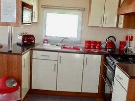 Kingfisher Caravan Park - Holiday Accommodation 3415 - Lincolnshire - 1188804 - thumbnail photo 5