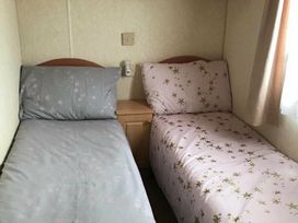 Clarach Bay Holiday Village - Holiday Accommodation 347 - Mid Wales - 1188808 - thumbnail photo 6