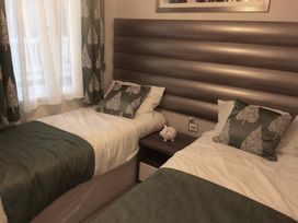 Wild Duck Holiday Park - Holiday Accommodation 3493 - Norfolk - 1188810 - thumbnail photo 9
