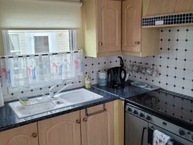 Trimingham House Caravan Park - Holiday Accommodation 3496 - Norfolk - 1188811 - thumbnail photo 11
