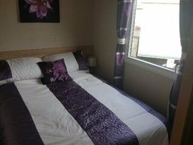 Skipsea Sands Holiday Park - Holiday Accommodation 352 - North Yorkshire (incl. Whitby) - 1188813 - thumbnail photo 10
