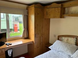 Woodlands Holiday Park - Holiday Accommodation 3535 - Mid Wales - 1188815 - thumbnail photo 9