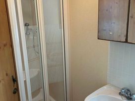 Woodlands Holiday Park - Holiday Accommodation 3535 - Mid Wales - 1188815 - thumbnail photo 12
