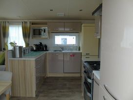 Primrose Valley Holiday Park - Holiday Accommodation 354 - North Yorkshire (incl. Whitby) - 1188816 - thumbnail photo 5
