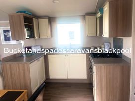 Marton Mere Holiday Village - Holiday Accommodation 3560 - Lake District - 1188820 - thumbnail photo 1