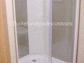 Marton Mere Holiday Village - Holiday Accommodation 3560 - Lake District - 1188820 - thumbnail photo 4