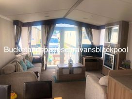 Marton Mere Holiday Village - Holiday Accommodation 3560 - Lake District - 1188820 - thumbnail photo 7