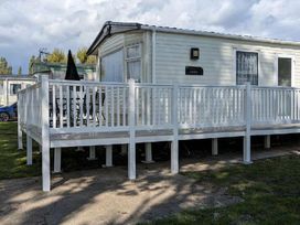 Coopers Beach Holiday Park - Holiday Accommodation 3565 - Suffolk & Essex - 1188821 - thumbnail photo 14