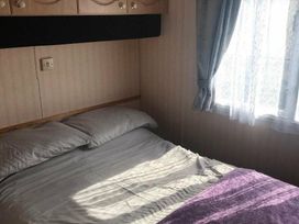 Happy Days Caravan Park - Holiday Accommodation 3599 - North Wales - 1188824 - thumbnail photo 8
