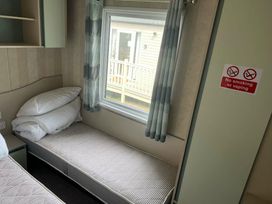 Marton Mere Holiday Village - Holiday Accommodation 3628 - Lake District - 1188825 - thumbnail photo 4