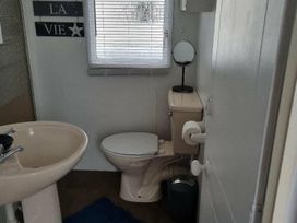 Millers Cottage Caravan Park - Holiday Accommodation 3639 - North Wales - 1188826 - thumbnail photo 5