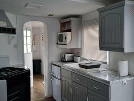Millers Cottage Caravan Park - Holiday Accommodation 3639 - North Wales - 1188826 - thumbnail photo 13