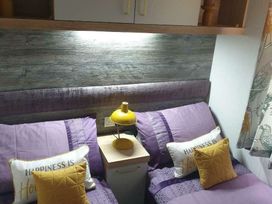Trecco Bay - Holiday Accommodation 3644 - Somerset & Wiltshire - 1188827 - thumbnail photo 9