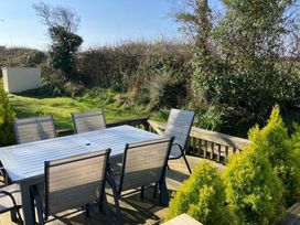 St Minver Holiday Park - Holiday Accommodation 380 - Cornwall - 1188832 - thumbnail photo 4