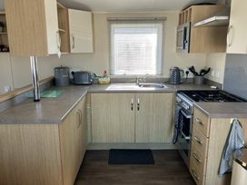 St Minver Holiday Park - Holiday Accommodation 380 - Cornwall - 1188832 - thumbnail photo 5