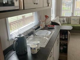 Hele Valley Holiday Park - Holiday Accommodation 3817 - Devon - 1188833 - thumbnail photo 5