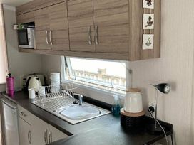Hele Valley Holiday Park - Holiday Accommodation 3817 - Devon - 1188833 - thumbnail photo 8