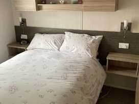 Hele Valley Holiday Park - Holiday Accommodation 3817 - Devon - 1188833 - thumbnail photo 9