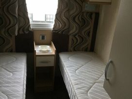 Caister Holiday Park - Holiday Accommodation 3820 - Norfolk - 1188835 - thumbnail photo 6
