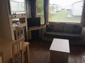 Caister Holiday Park - Holiday Accommodation 3820 - Norfolk - 1188835 - thumbnail photo 9