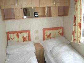 Ty Mawr Holiday Park - Holiday Accommodation 384 - North Wales - 1188836 - thumbnail photo 7
