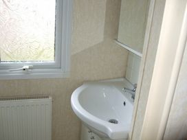Ty Mawr Holiday Park - Holiday Accommodation 384 - North Wales - 1188836 - thumbnail photo 9