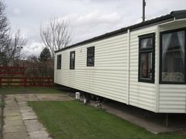 Ty Mawr Holiday Park - Holiday Accommodation 384 - North Wales - 1188836 - thumbnail photo 11