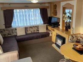 Kingfisher Caravan Park - Holiday Accommodation 3852 - Lincolnshire - 1188837 - thumbnail photo 3