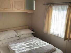 Kingfisher Caravan Park - Holiday Accommodation 3852 - Lincolnshire - 1188837 - thumbnail photo 8