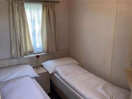 Kingfisher Caravan Park - Holiday Accommodation 3852 - Lincolnshire - 1188837 - thumbnail photo 10