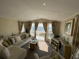 Devon Cliffs Holiday Park - Holiday Accommodation 3887 - Devon - 1188838 - thumbnail photo 3